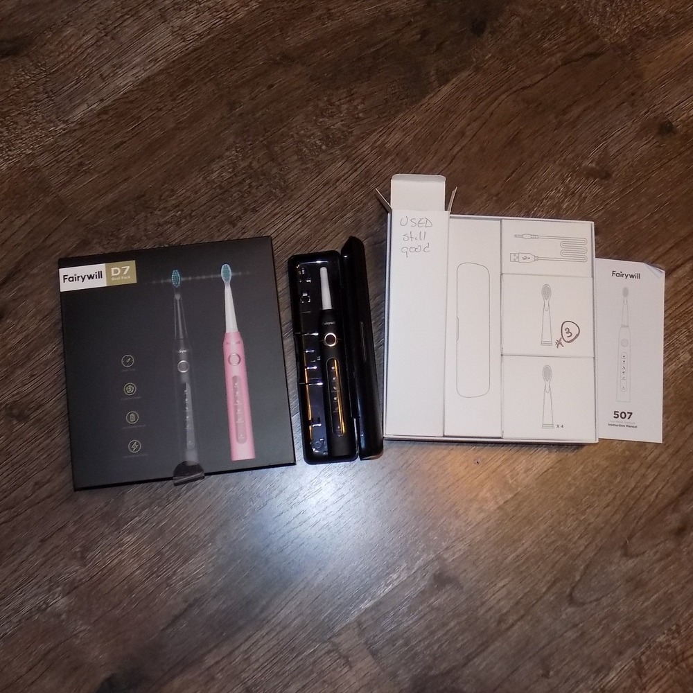 Fairywill D7 Sonic‎ Electric Toothbrush Black 5 Modes Smart Timer Travel Case